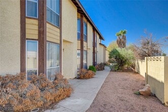 527 Kristin Ln in Henderson, NV - Building Photo - Building Photo