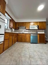 15 Meriam St in Hempstead, NY - Building Photo - Building Photo