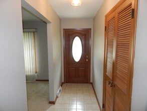 1608 Martha Dr in Elgin, IL - Building Photo - Building Photo