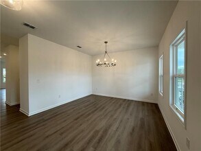 5449 Hargrove Way in Flowery Branch, GA - Foto de edificio - Building Photo