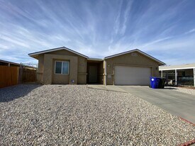 13632 Nassau Dr in Victorville, CA - Building Photo