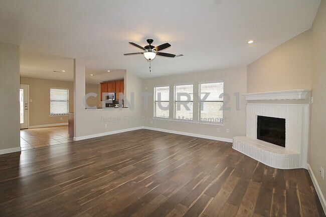 10453 Evening View Dr in Fort Worth, TX - Building Photo - Building Photo