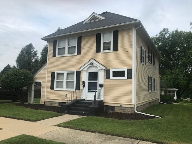 1403 18th St in Rockford, IL - Foto de edificio