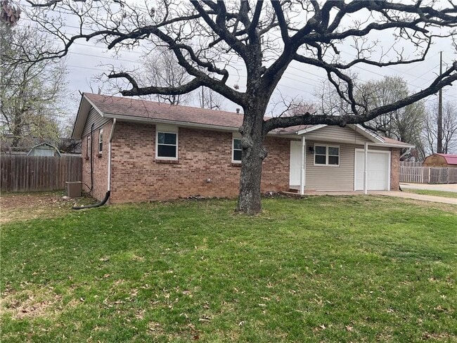 1301 White Rd in Springdale, AR - Building Photo - Building Photo