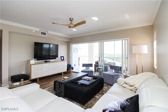 35 Bluebill Ave in Naples, FL - Building Photo - Building Photo