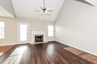 4032 Pineorchard Pl in Nashville, TN - Foto de edificio - Building Photo