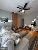 275 Rochelle Ave in Philadelphia, PA - Building Photo