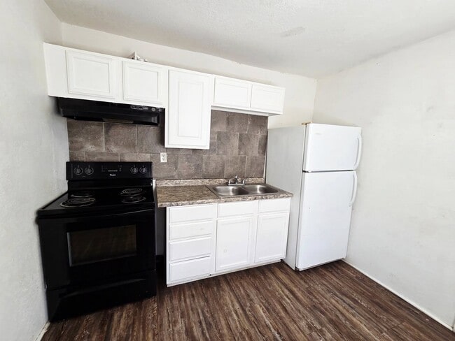 1500 Sycamore St, Unit B in Big Spring, TX - Building Photo - Building Photo