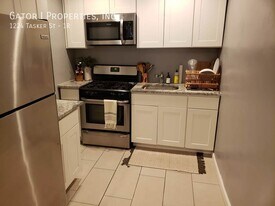 1224 Tasker St in Philadelphia, PA - Building Photo