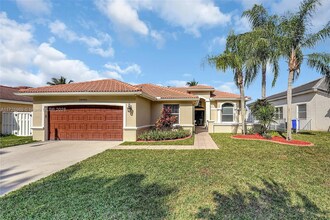 19383 NW 23rd St in Pembroke Pines, FL - Building Photo - Building Photo