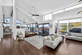 5111 23rd Ave W in Everett, WA - Foto de edificio - Building Photo