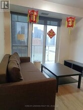 300 Front St W in Toronto, ON - Building Photo - Building Photo