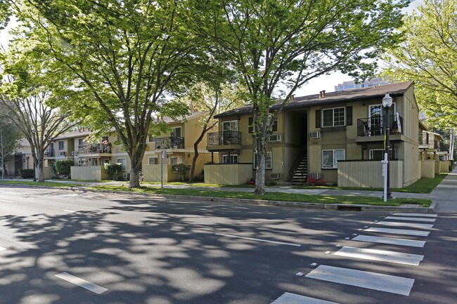 Capitol Lanai in Sacramento, CA - Foto de edificio - Building Photo