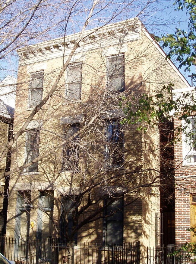 property at 2341 N Janssen Ave