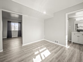 Truman Estates in Rockwood, MI - Foto de edificio - Building Photo