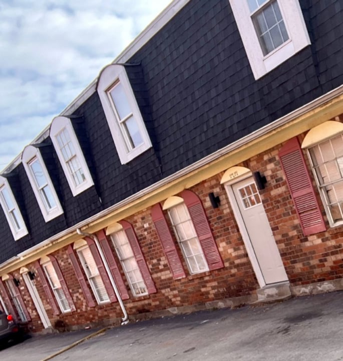 New Cut Rd. Affordable 1 bed/1 bath apartm... in Louisville, KY - Building Photo