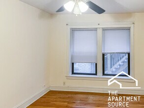 518 W Cornelia Ave, Unit 116 in Chicago, IL - Foto de edificio - Building Photo