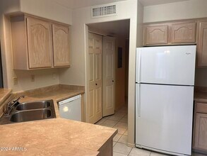 16715 E El Lago Blvd in Fountain Hills, AZ - Building Photo - Building Photo