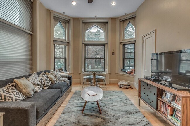 271 Dartmouth St, Unit 1D in Boston, MA - Building Photo - Building Photo