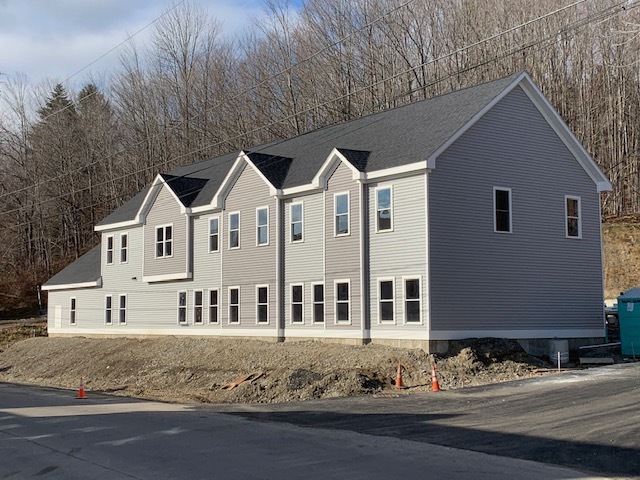 Summer St Apartments in Gardiner, ME - Foto de edificio