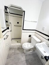 5025 V St NW in Washington, DC - Building Photo - Building Photo