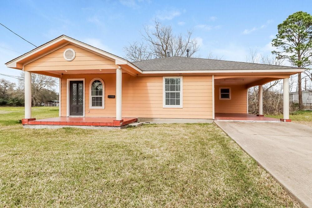 1312 Riggs St in Baytown, TX - Foto de edificio