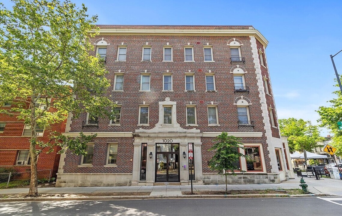 1020 Monroe St NW, Unit 406 in Washington, DC - Building Photo