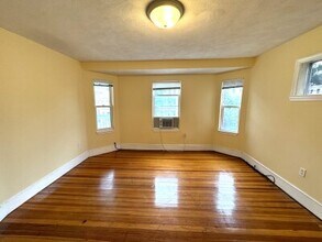 4057 Washington St, Unit 2 in Boston, MA - Building Photo - Building Photo
