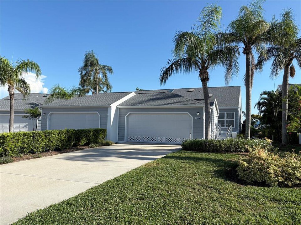 1011 Pelican Ct in Bradenton, FL - Building Photo