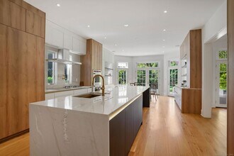 355 Greens Farms Rd in Westport, CT - Building Photo - Building Photo