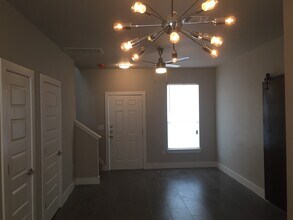 1806 Perez St in Austin, TX - Building Photo - Building Photo