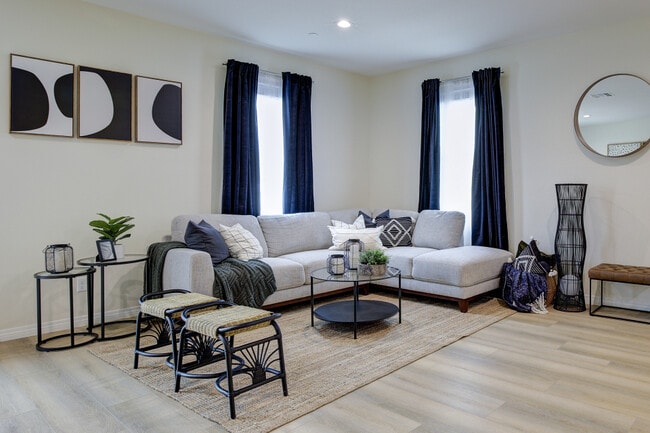 3725 Jefferson St in Riverside, CA - Building Photo - Building Photo