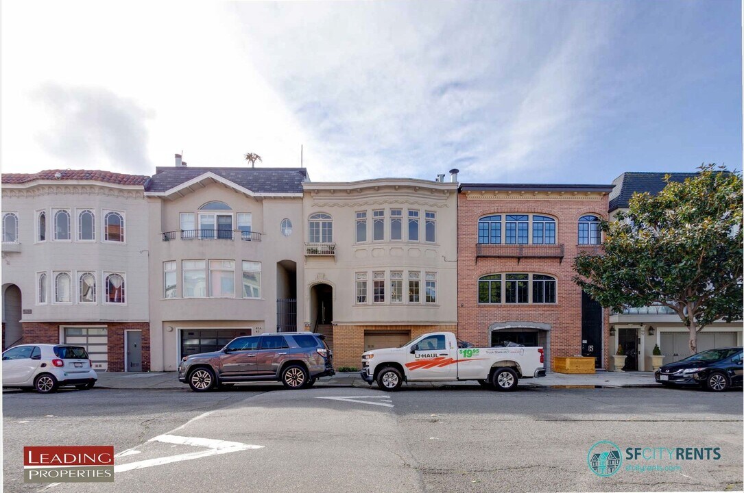 47 Cervantes Blvd in San Francisco, CA - Building Photo