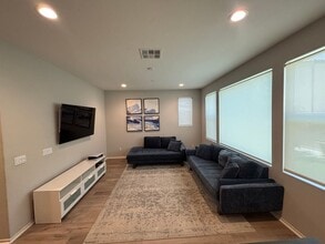 18248 Brightstar Pl in Santa Clarita, CA - Building Photo - Building Photo