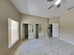 1422 SW 158th Ave in Pembroke Pines, FL - Building Photo - Building Photo