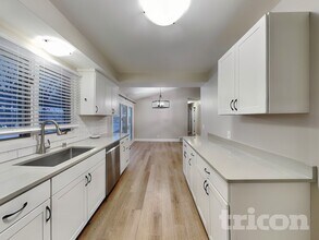 8140 49th Ave N in Minneapolis, MN - Building Photo - Building Photo