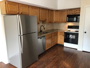 184 Kings Hwy in Milford, CT - Building Photo - Building Photo