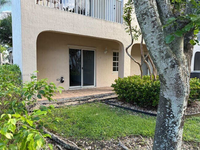 5660 NW 115th Ct in Doral, FL - Building Photo - Building Photo