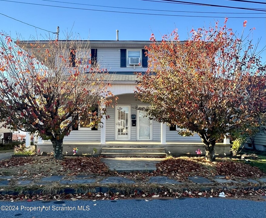 521 Clark St in Old Forge, PA - Building Photo