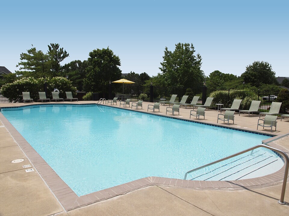 Emerald Lakes in Greenwood, IN - Foto de edificio