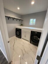 13872 Weidner St in Pacoima, CA - Foto de edificio - Building Photo