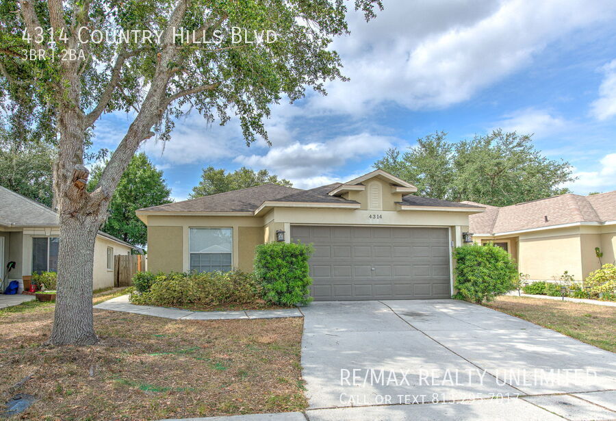 4314 Country Hills Blvd in Plant City, FL - Foto de edificio