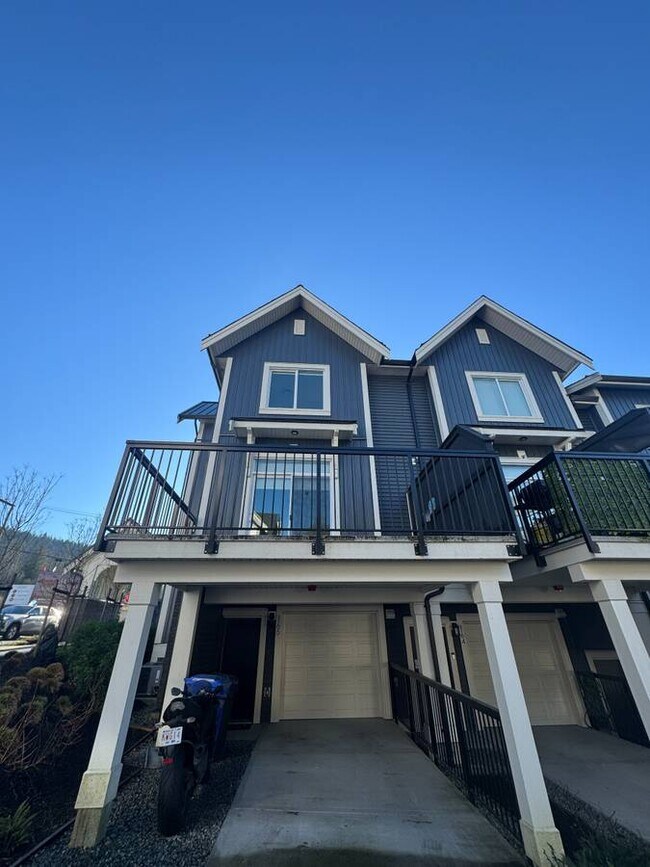 24951 112 Av in Maple Ridge, BC - Building Photo - Building Photo