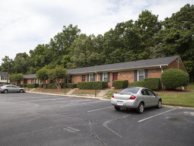 Parkview Terrace in Jamestown, NC - Foto de edificio - Building Photo