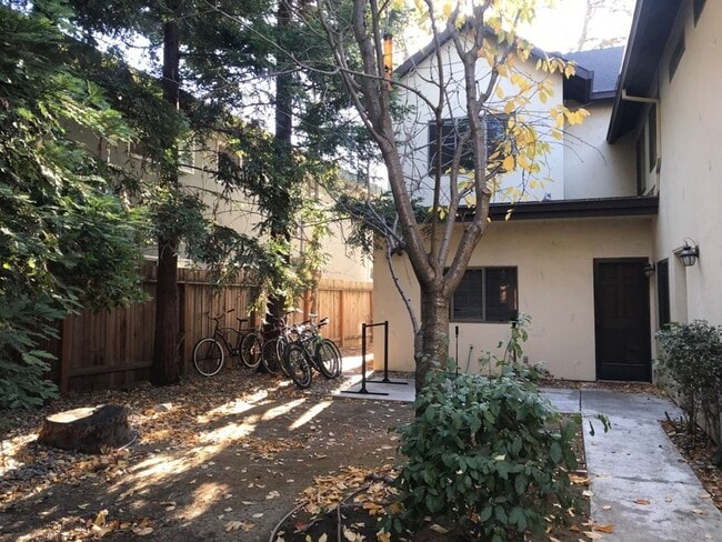 301 7th St in Davis, CA - Building Photo - Building Photo