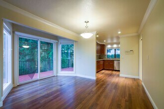 6520-6570 SW Canyon Ct in Portland, OR - Building Photo - Building Photo