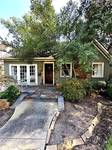 property at 5522 Mercedes Ave