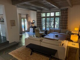 1741 Coldwater Canyon Dr in Beverly Hills, CA - Building Photo