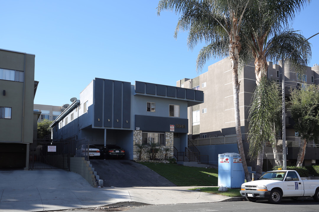 5044 Maplewood Ave in Los Angeles, CA - Foto de edificio