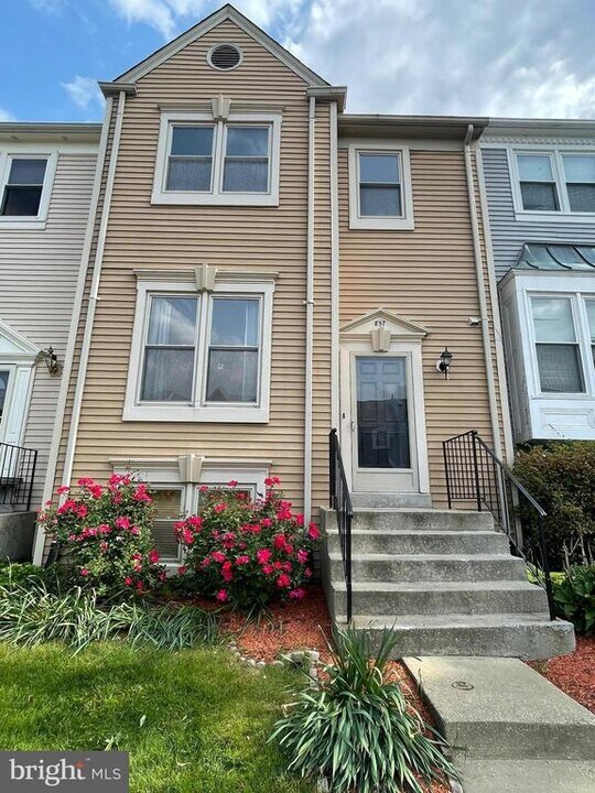 857 Flagler Dr in Gaithersburg, MD - Building Photo